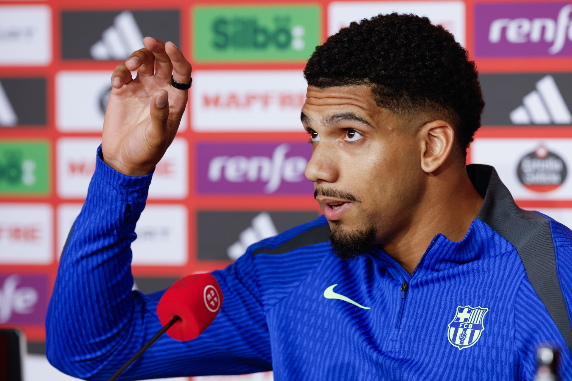 Ronald Araujo le pide un tiempo al Barça para recuperarse mentalmente