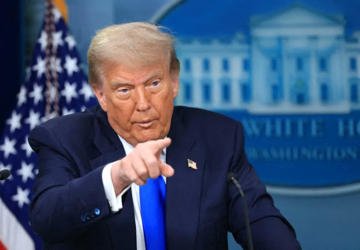 Trump aprieta las tuercas en Europa: imponce aranceles a varios países por disputa sobre Groenlandia, en un grito de desafío global.