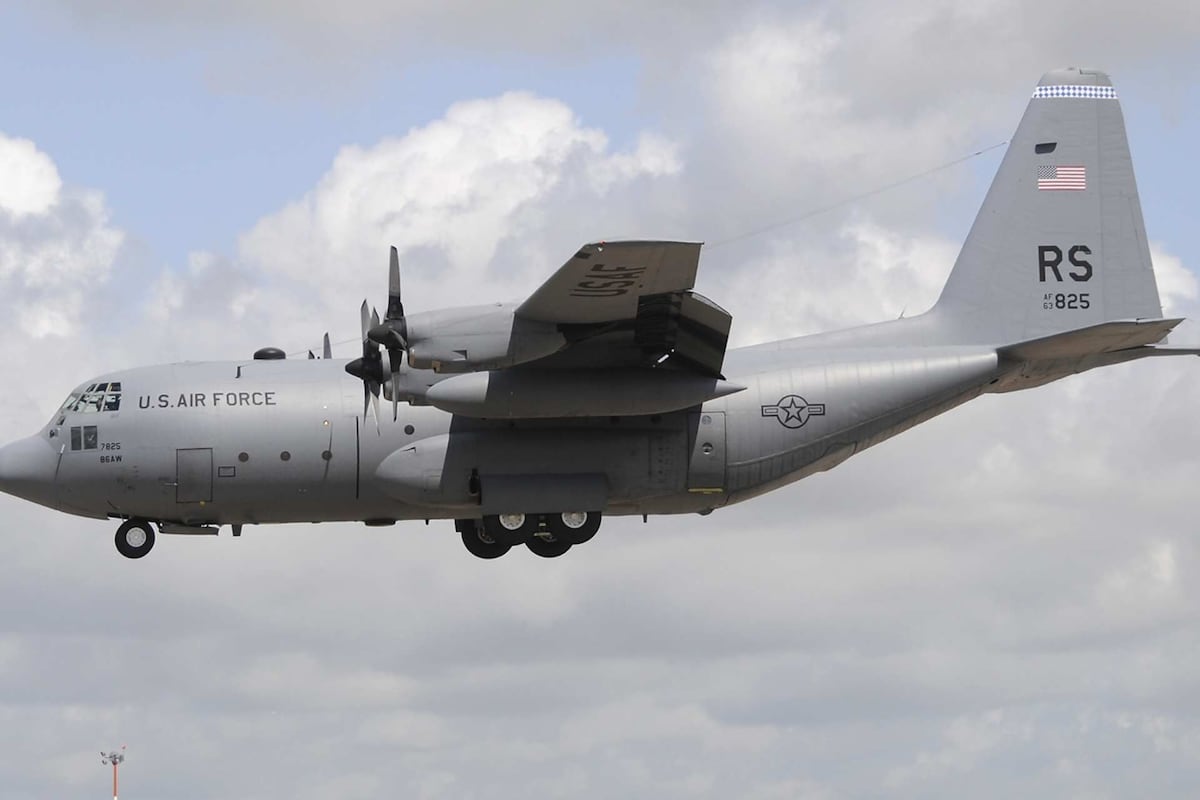 Aeronaves Hércules y helicópteros de la Fuerza Aérea de EU aterrizan de emergencia en México
