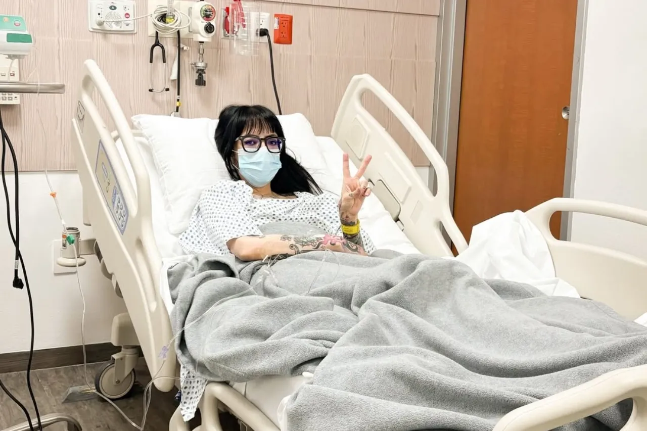 Influencer de metal ingresa de urgencia en estado crítico: ¿qué pasó?